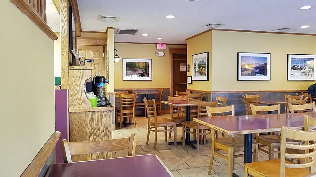 Sams Italian Foods | restaurant | 7 Main St, Freeport, ME 04032, USA | 2078654700 OR +1 207-865-4700