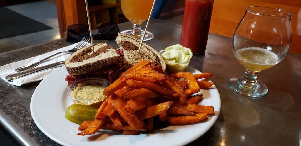Portsmouth Brewery | restaurant | 56 Market St, Portsmouth, NH 03801, USA | 6034311115 OR +1 603-431-1115
