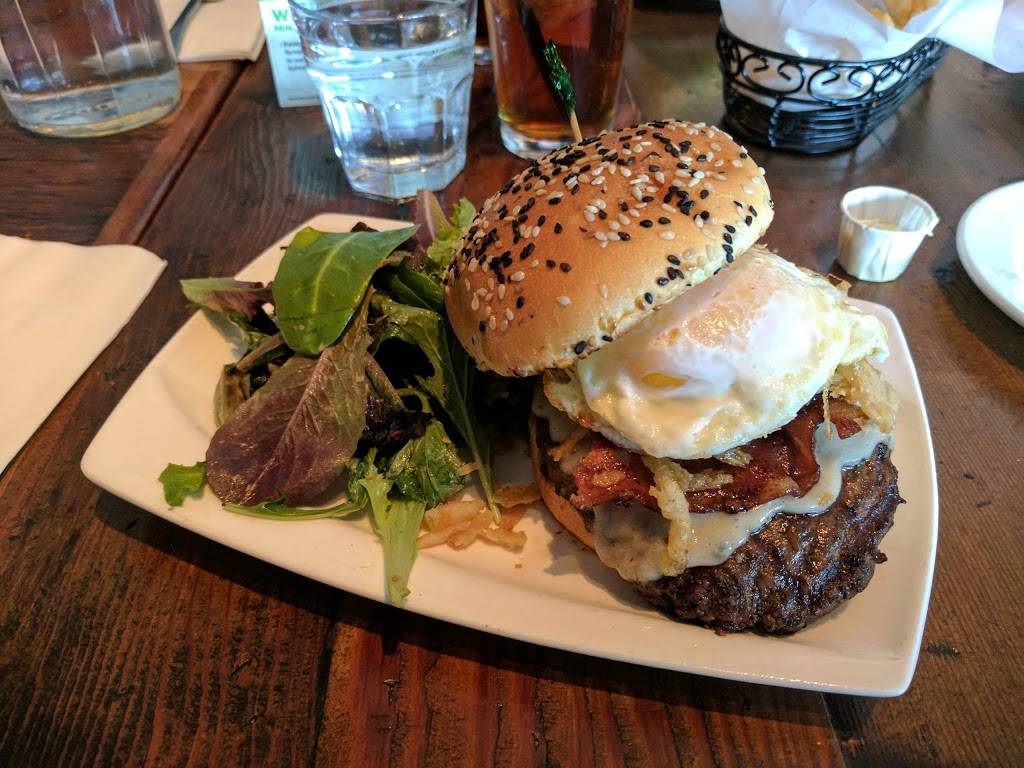 Monas Burgers & Shakes | restaurant | 785 Oak Grove Rd E4, Concord, CA 94518, USA | 9258496441 OR +1 925-849-6441