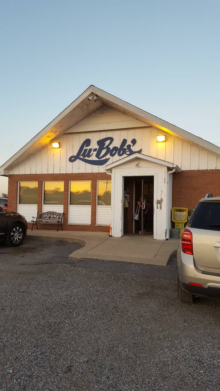 Lu-Bobs Restaurant | restaurant | 1604 IL-127, Greenville, IL 62246, USA | 6186640060 OR +1 618-664-0060