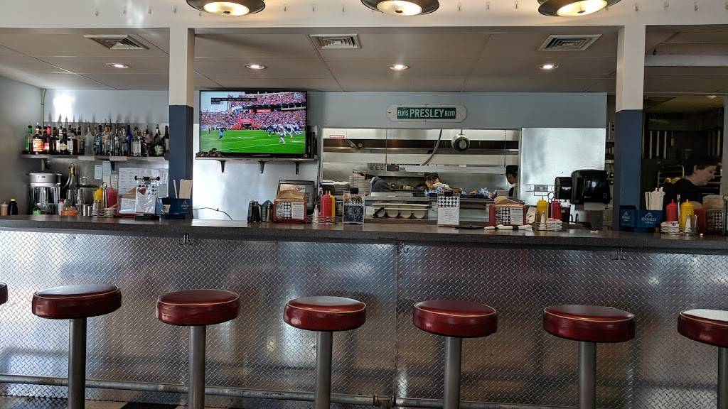 KCs Classic Burger Bar | restaurant | 2459, 625 E Washington St, North Attleborough, MA 02760, USA | 5083160901 OR +1 508-316-0901