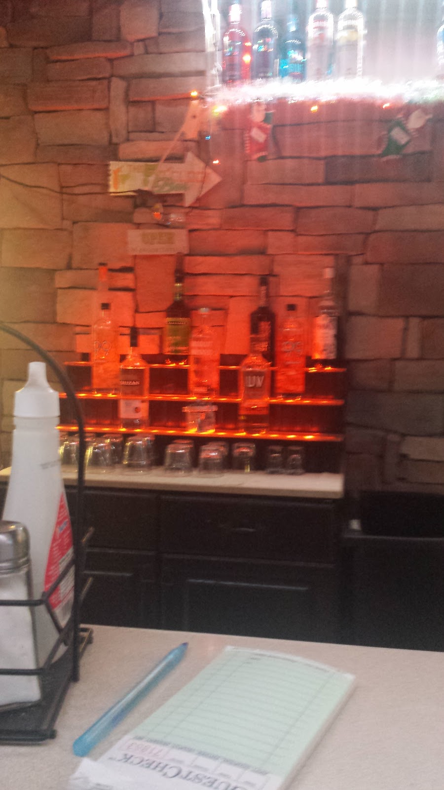 Grove Inn Bar & Grill | restaurant | 6510 Broadway St #9786, Quincy, IL 62305, USA | 2172239915 OR +1 217-223-9915