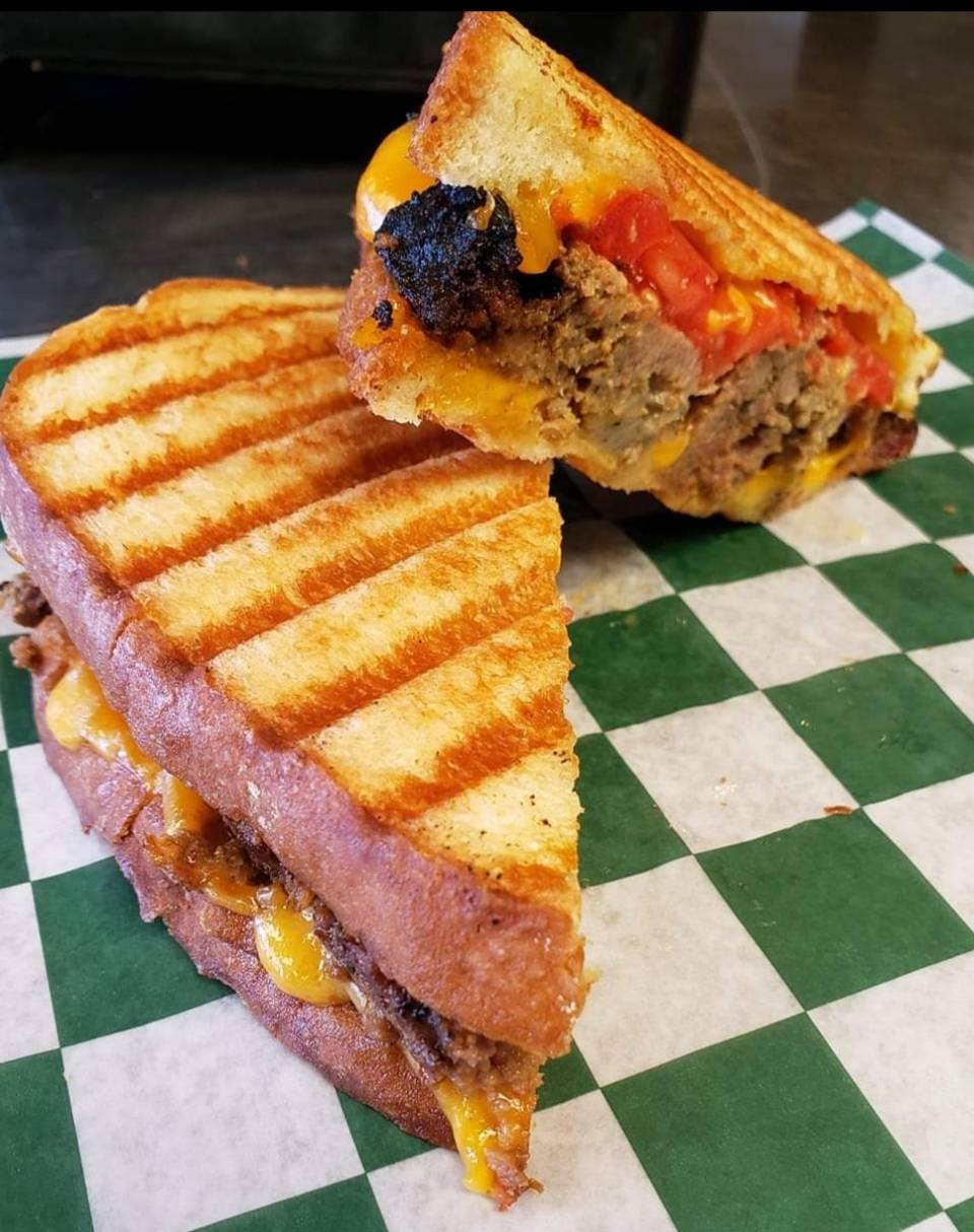 Farm 2 Fork BBQ Bistro | restaurant | 2820 S Washington St, Kokomo, IN 46902, USA | 7654508279 OR +1 765-450-8279