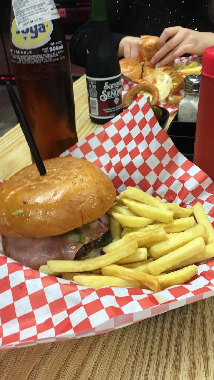 Las Mamalonas Burger | restaurant | 8405 Winkler Dr, Houston, TX 77017, USA | 8328048429 OR +1 832-804-8429