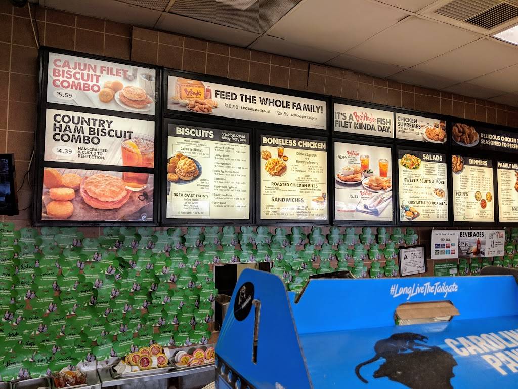 Bojangles Famous Chicken n Biscuits | restaurant | 2403 Maple Ave, Burlington, NC 27215, USA | 3362278750 OR +1 336-227-8750
