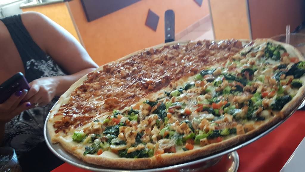 Gennaros Restaurant | restaurant | 100 Summerhill Rd, Spotswood, NJ 08884, USA | 7327230753 OR +1 732-723-0753