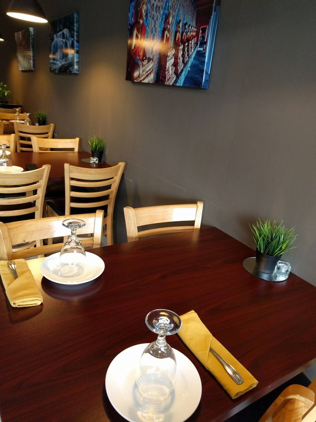 V Thai | restaurant | 982 Lake St, Roselle, IL 60172, USA | 2246539733 OR +1 224-653-9733