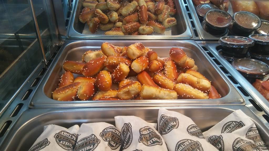 Philly Pretzel Factory | restaurant | 3300 E Broad St #160, Mansfield, TX 76063, USA | 9723489478 OR +1 972-348-9478