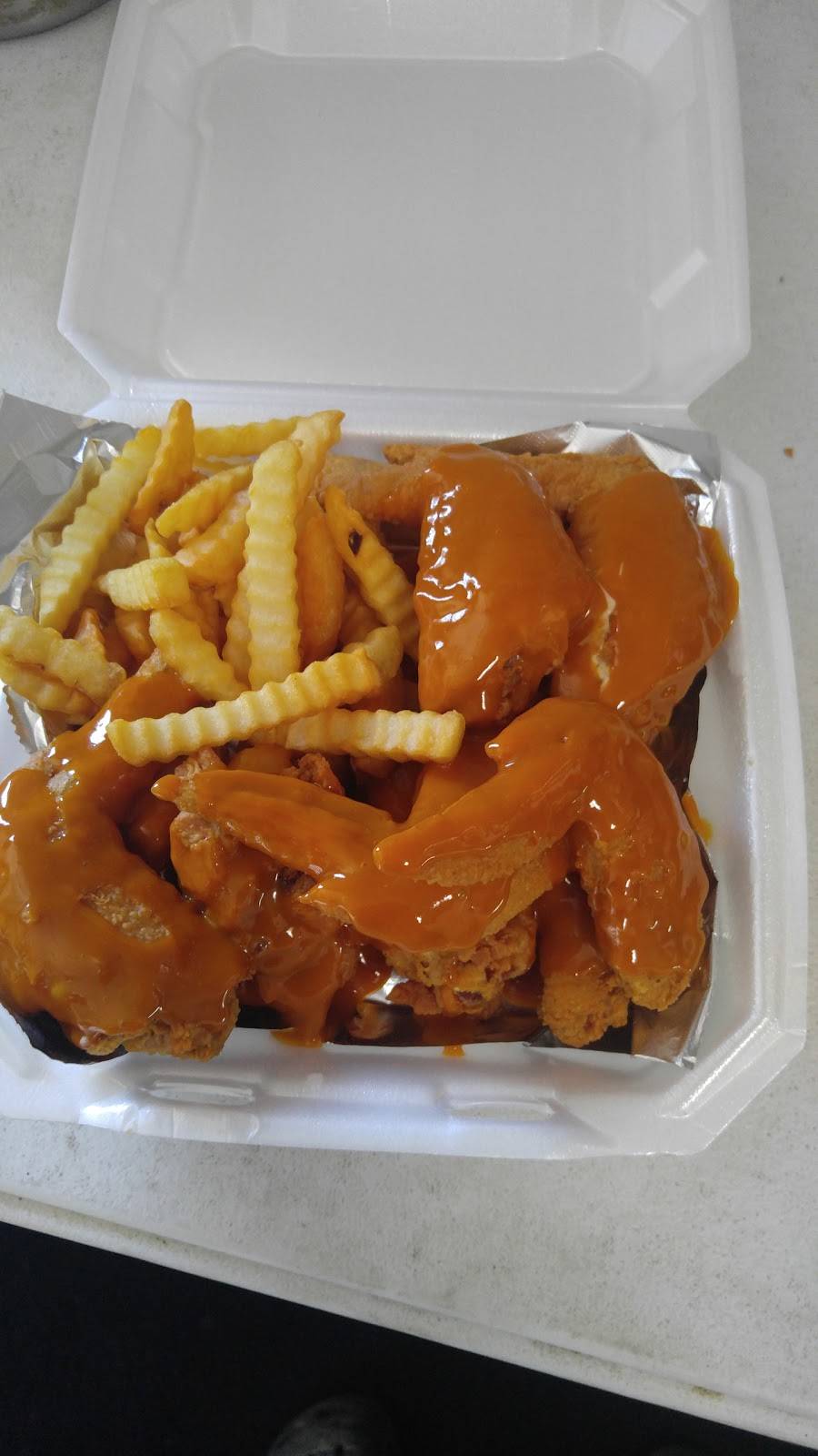 Chunkys Wings & Things | restaurant | 15348-15398 Main St N, Jacksonville, FL 32218, USA | 9049628858 OR +1 904-962-8858