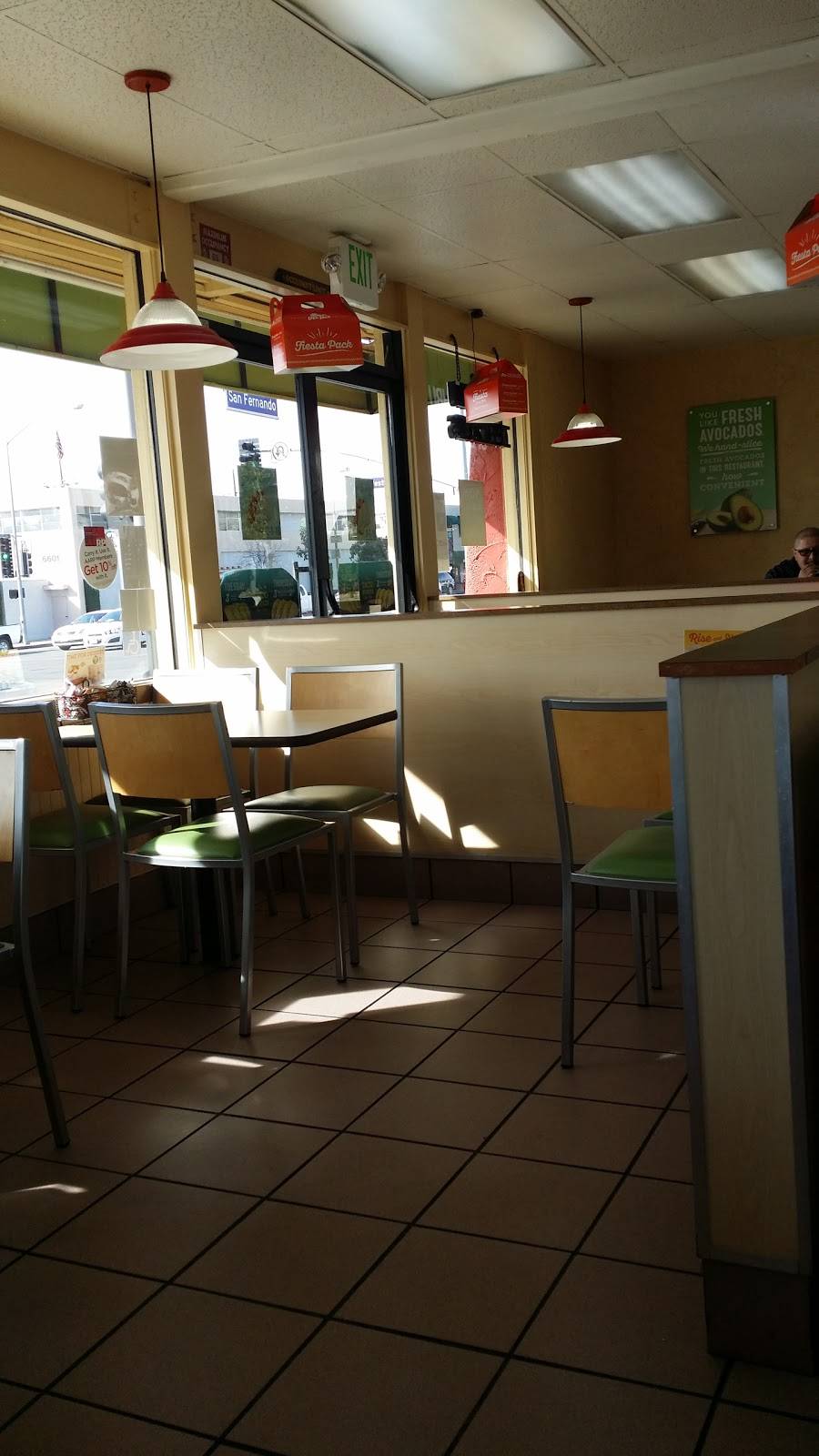 Del Taco | meal takeaway | 6550 San Fernando Rd, Glendale, CA 91201, USA | 8189561236 OR +1 818-956-1236