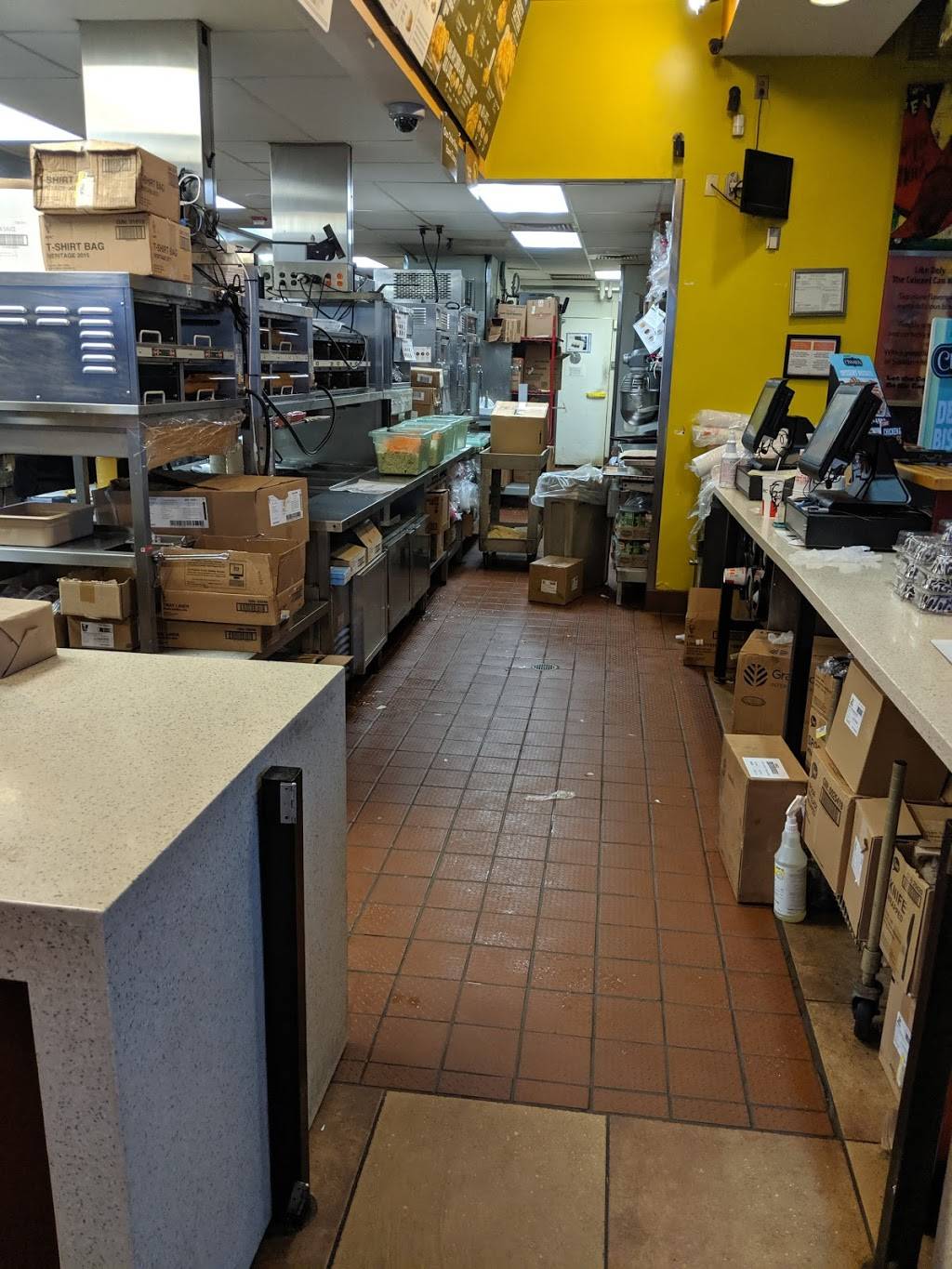 Long John Silvers | restaurant | 67833 Mall Ring Rd, St Clairsville, OH 43950, USA | 7406952924 OR +1 740-695-2924