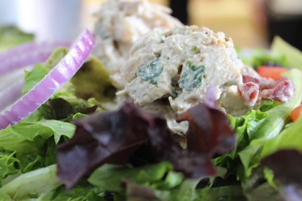 Bellas Twisted Grill | restaurant | 224 Peavine Rd Ste 106, Crossville, TN 38555, USA | 9313370337 OR +1 931-337-0337