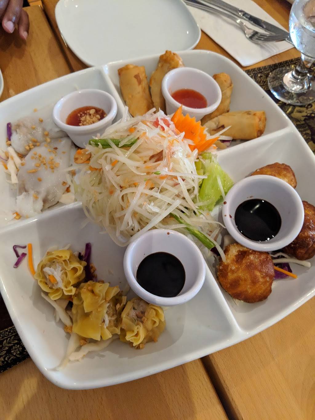 Ratchada Thai & Laos Cuisine | restaurant | 1117 S 11th St, Philadelphia, PA 19147, USA | 2154671546 OR +1 215-467-1546