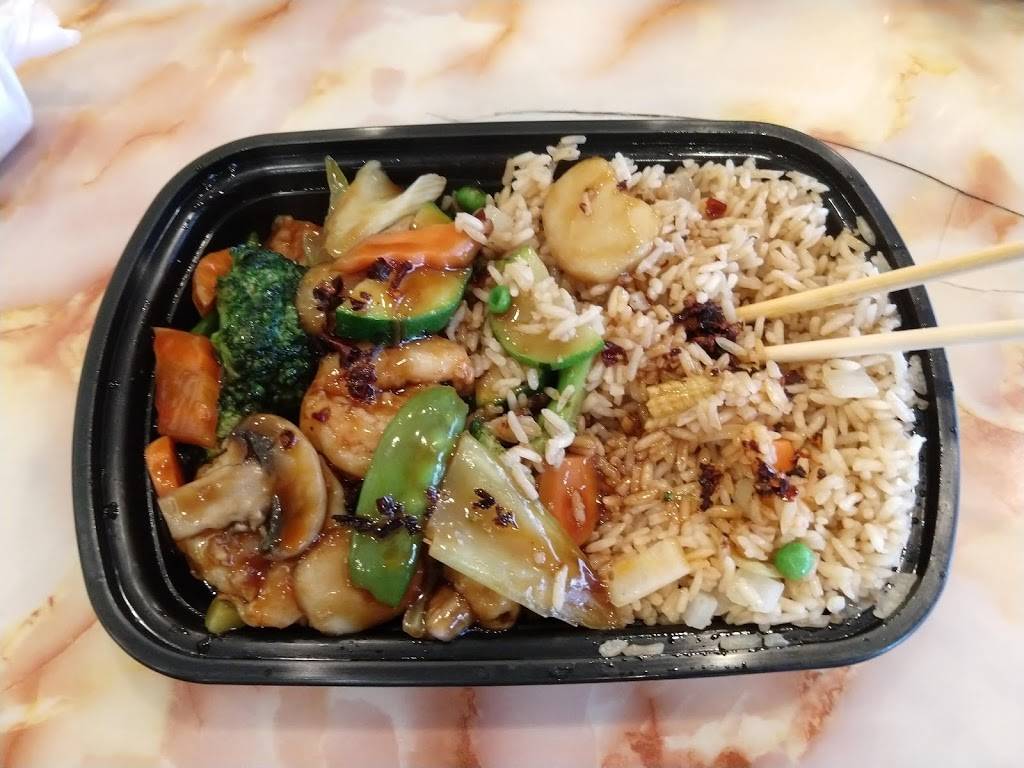 Lucky Wok Asian Cafe | restaurant | 6732 Forest Hill Dr, Forest Hill, TX 76140, USA | 8172931165 OR +1 817-293-1165