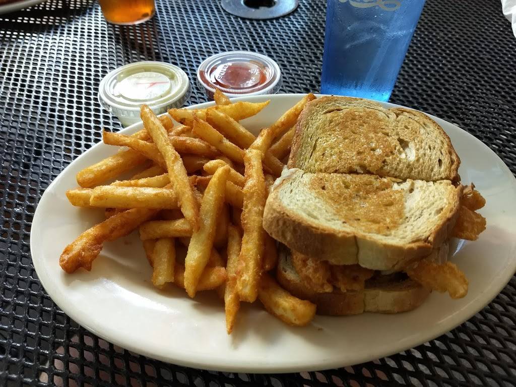 Okatie Ale House | restaurant | 25 William Pope Dr, Bluffton, SC 29909, USA | 8437062537 OR +1 843-706-2537