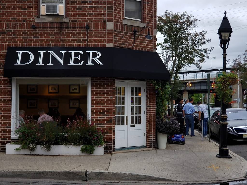 Floral Park Diner | restaurant | 142 Tulip Ave, Floral Park, NY 11001, USA | 5163078877 OR +1 516-307-8877