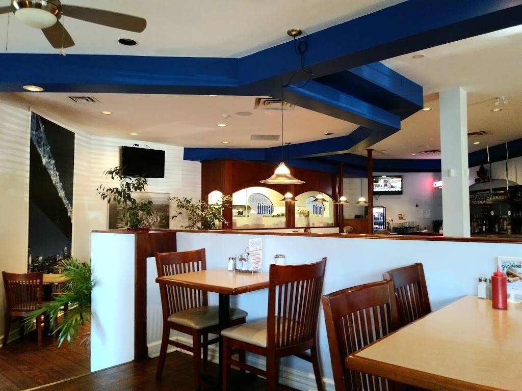 Skyway Diner | restaurant | 645 Plains Rd E, Burlington, ON L7T 4J5, Canada | 9055921077 OR +1 905-592-1077