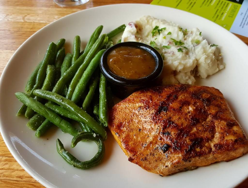 Applebees Grill + Bar | restaurant | 2090 US-280 #431, Phenix City, AL 36867, USA | 3344482500 OR +1 334-448-2500