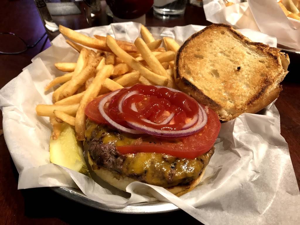 The Ruby Owl Tap Room | restaurant | 421 N Main St, Oshkosh, WI 54901, USA | 9202302770 OR +1 920-230-2770