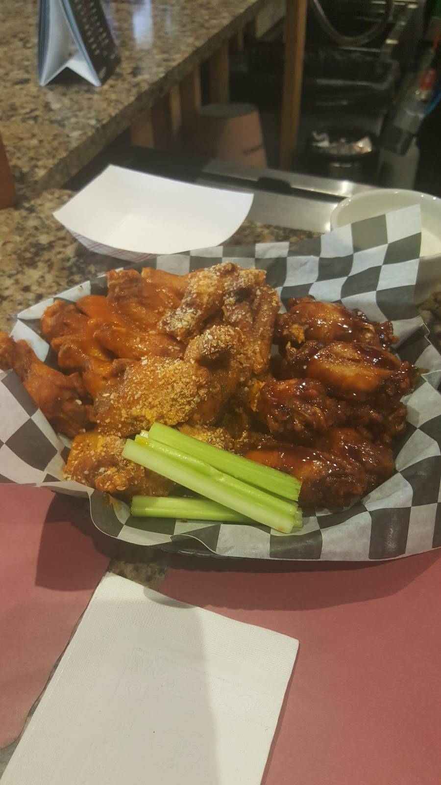 The Avenue | restaurant | 71-22 Myrtle Ave, Glendale, NY 11385, USA | 3477253853 OR +1 347-725-3853