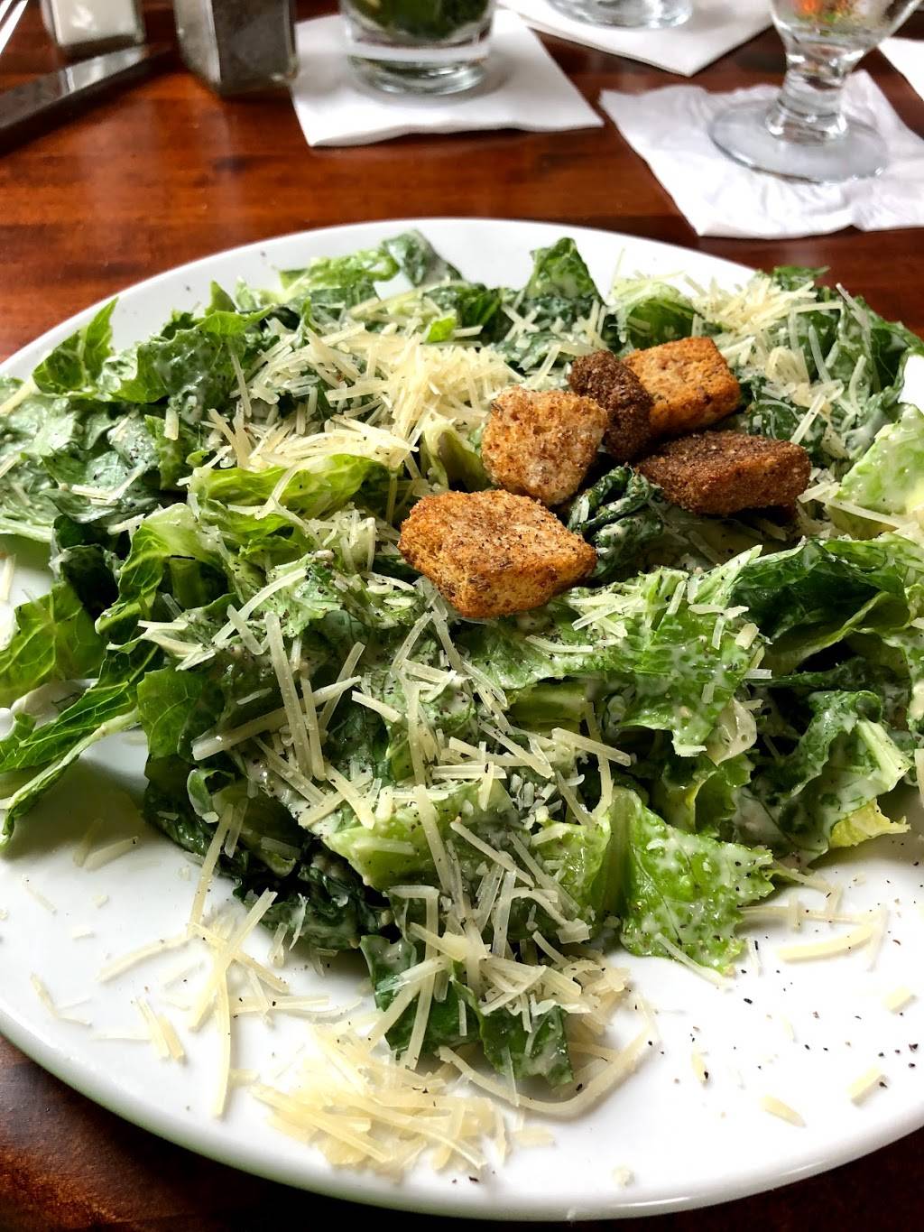 The Red Parrot Restaurant | restaurant | 348 Thames St, Newport, RI 02840, USA | 4018473800 OR +1 401-847-3800