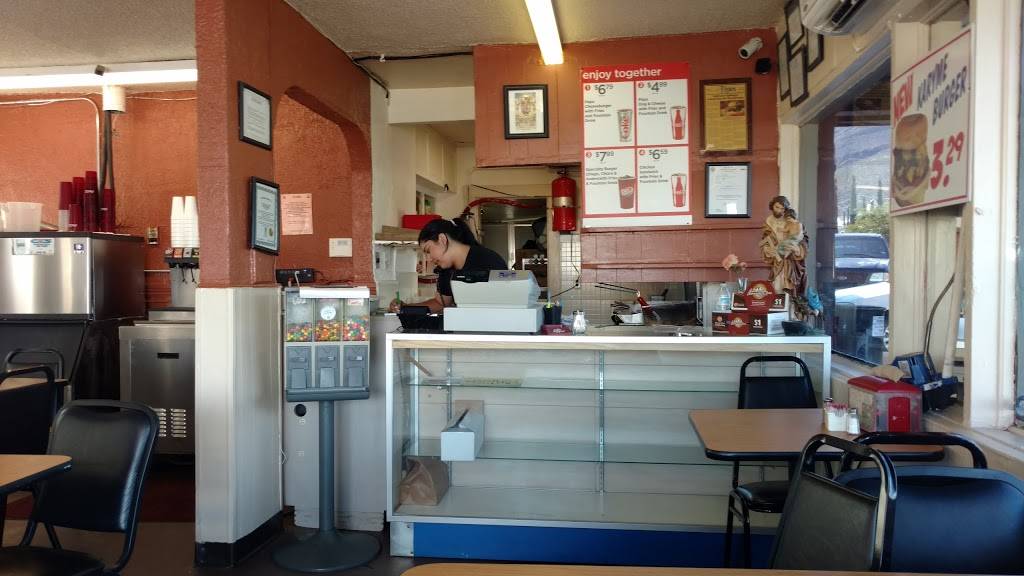 Papa Burgers | restaurant | 2519 N Piedras St, El Paso, TX 79930, USA | 9155657272 OR +1 915-565-7272