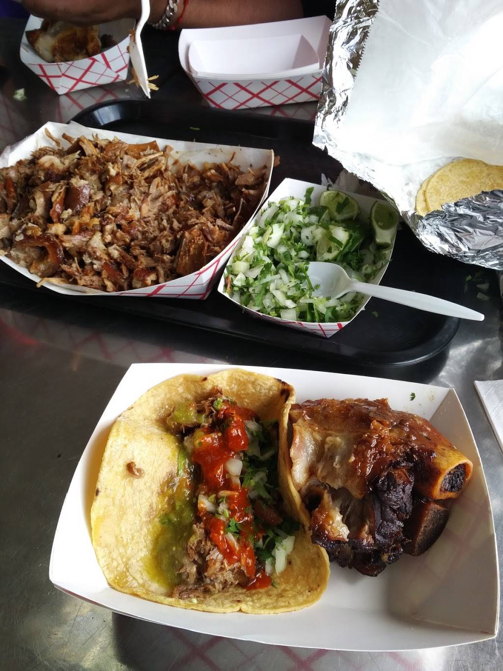 Carnitas Don Alfredo | restaurant | 2501 Lake St, Melrose Park, IL 60160, USA | 7083380844 OR +1 708-338-0844