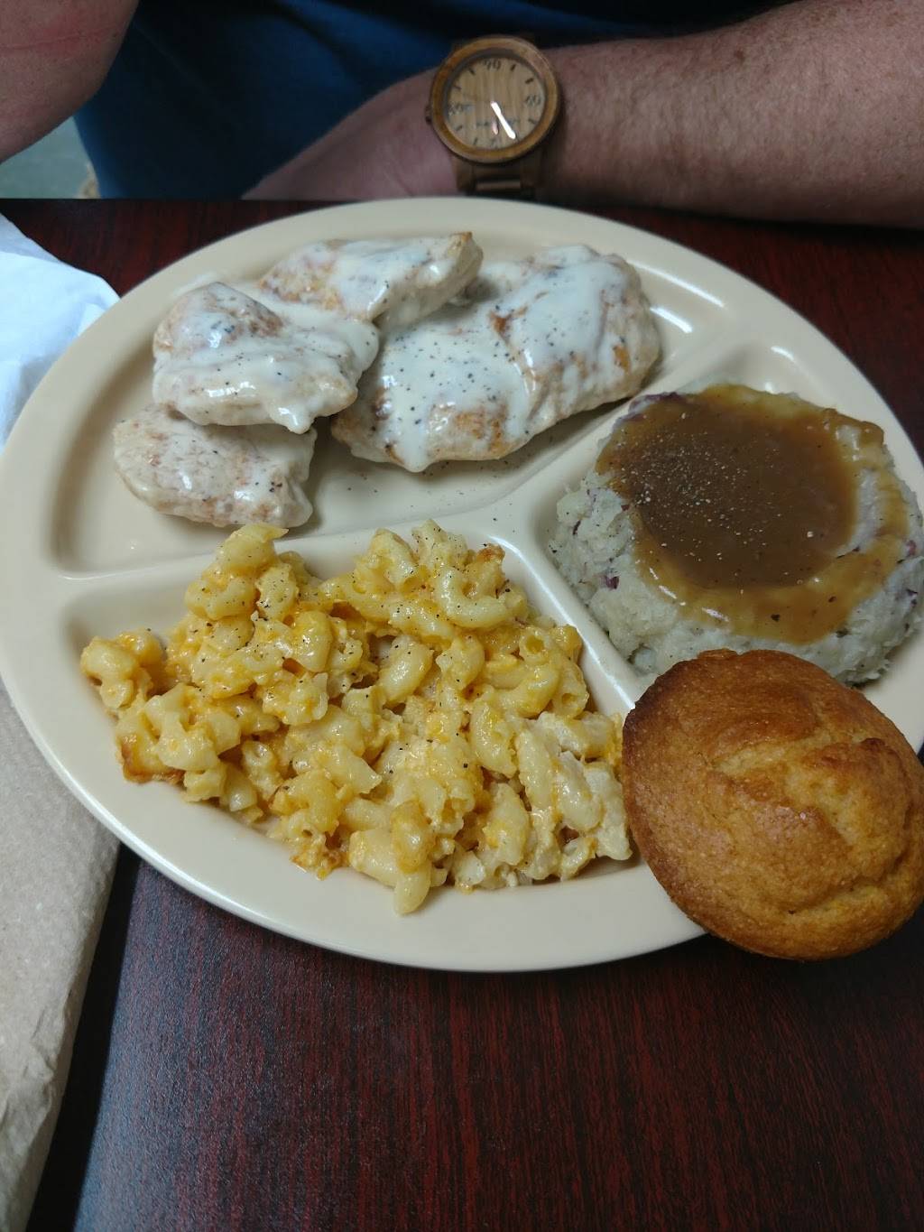 Mauldins A Family Kitchen | restaurant | 447 W Butler Rd, Mauldin, SC 29662, USA | 8644125555 OR +1 864-412-5555