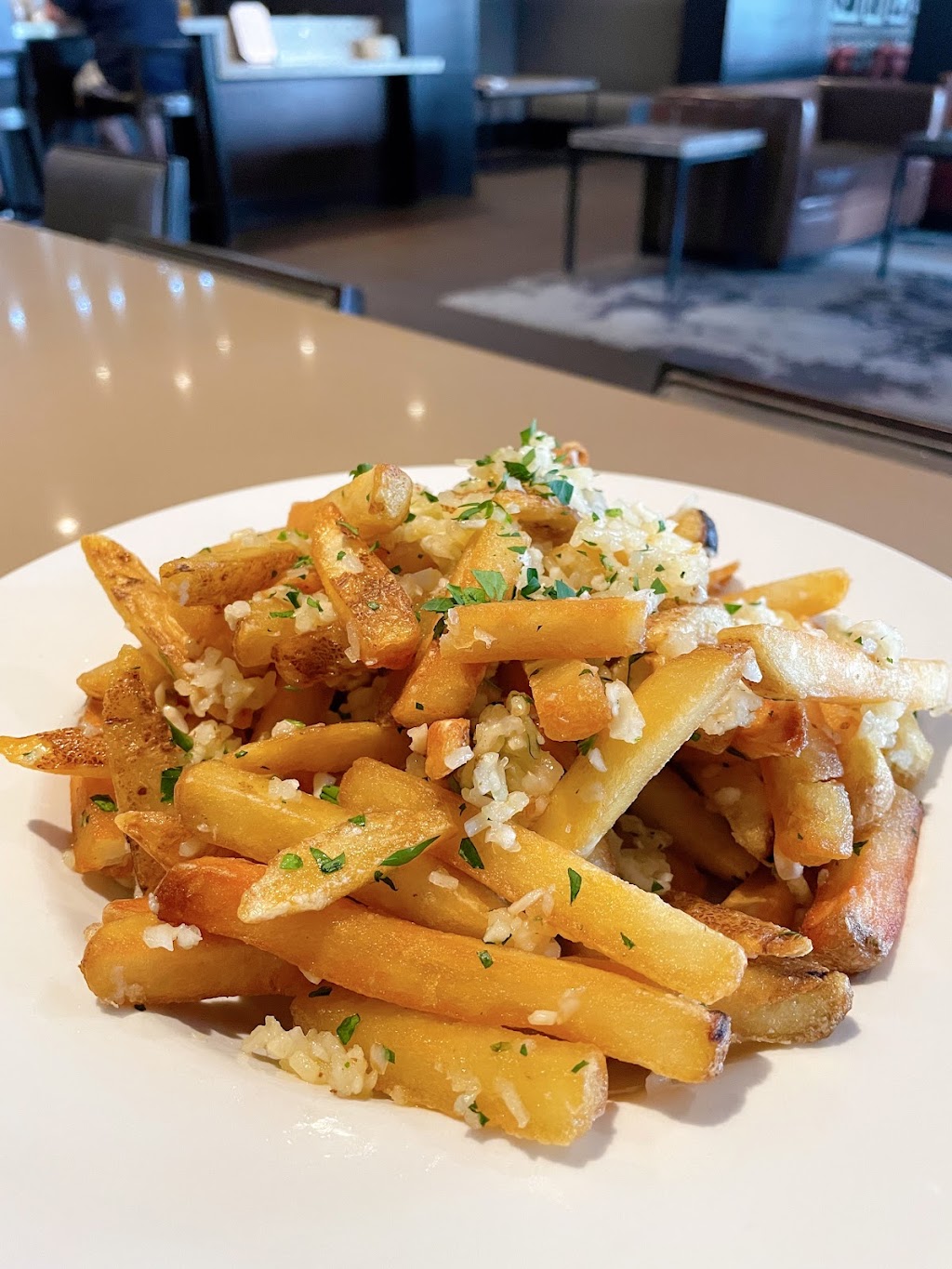 Hillside Tavern | restaurant | 1010 Northgate Dr, San Rafael, CA 94903, USA | 4154798800 OR +1 415-479-8800