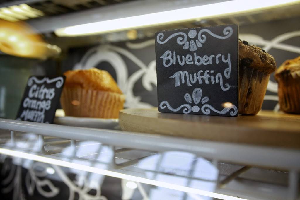 Country Club Café | cafe | 21911 W 66th St, Shawnee, KS 66226, USA | 9134412444 OR +1 913-441-2444