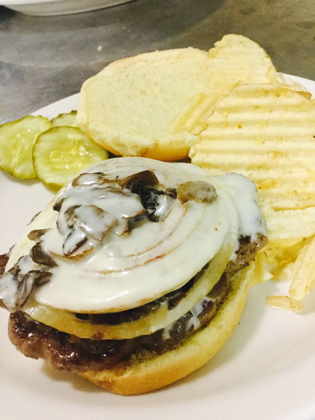 Schoolhouse Lunchroom | restaurant | 8336 Monroe Rd, Lambertville, MI 48144, USA | 7348548810 OR +1 734-854-8810