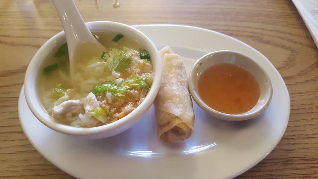 Thai On Clark | restaurant | 4641 N Clark St, Chicago, IL 60640, USA | 7732752620 OR +1 773-275-2620