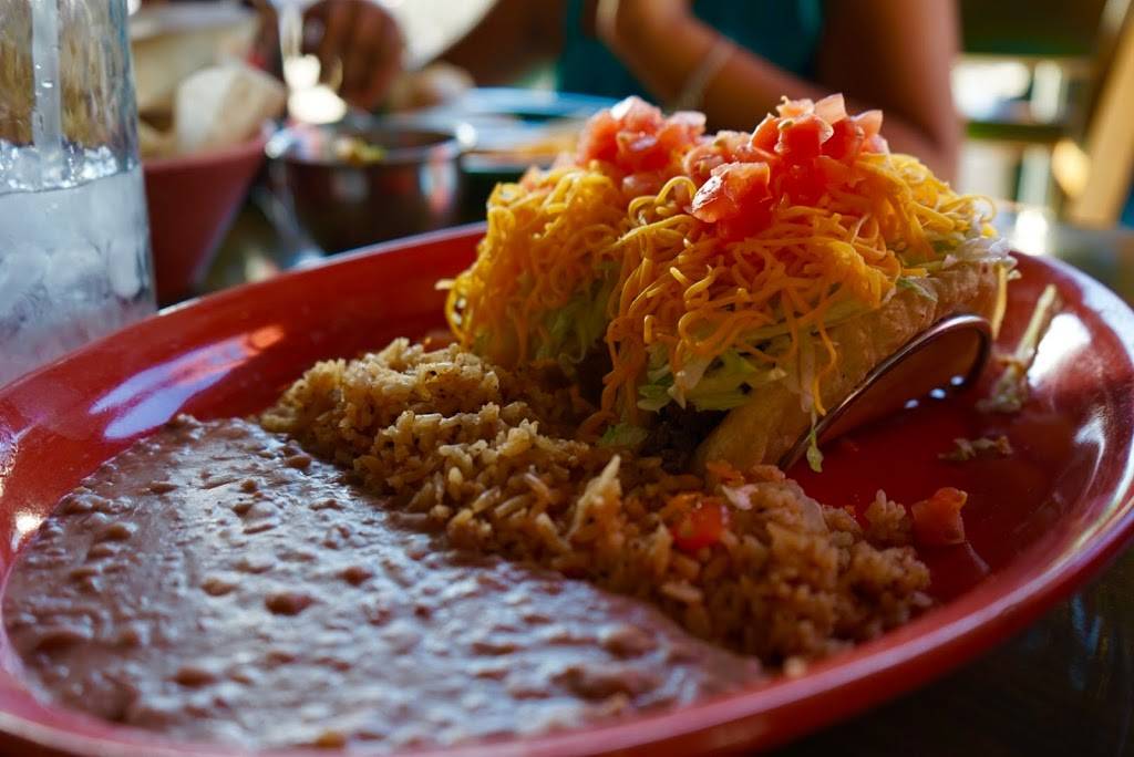 Lupe Tortilla | restaurant | 5838 Worth Pkwy, San Antonio, TX 78257, USA | 2104465113 OR +1 210-446-5113