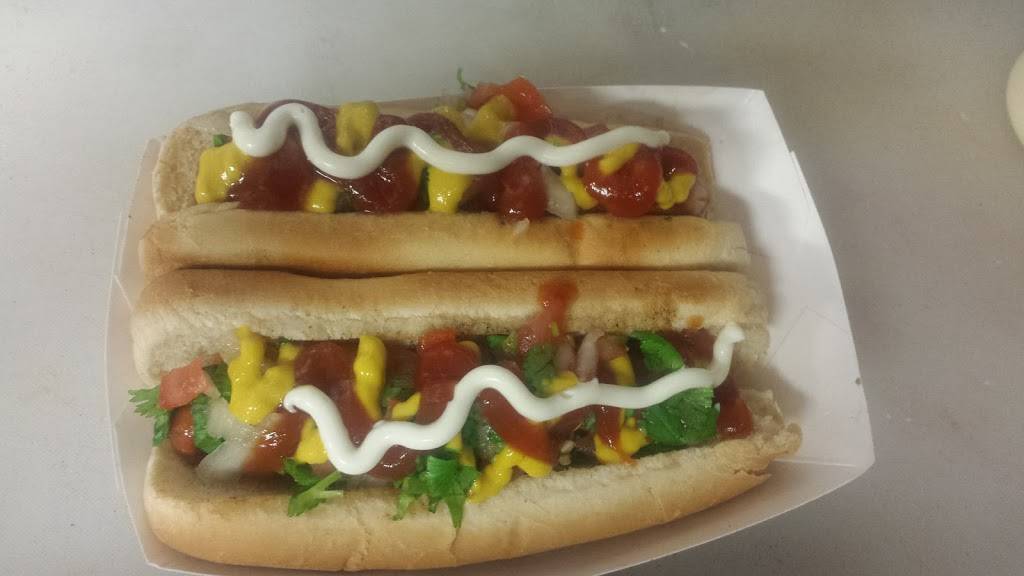 Chonas taqueria | restaurant | 5530 N Shepherd Dr, Houston, TX 77091, USA | 8323054125 OR +1 832-305-4125