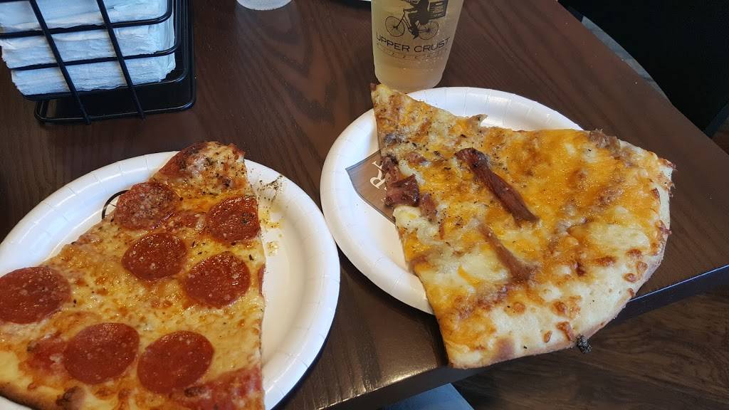 Upper Crust Pizzeria | restaurant | 68-82 Burlington Mall Road, Burlington, MA 01803, USA | 7815525188 OR +1 781-552-5188