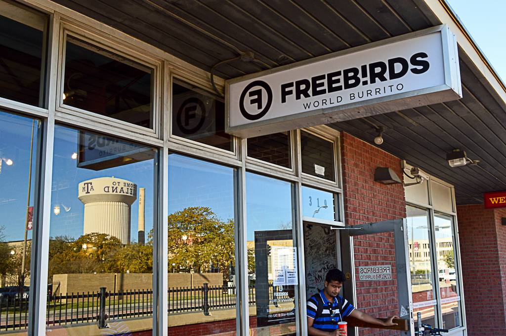 Freebirds World Burrito | restaurant | 2050 Texas Avenue South c, College Station, TX 77840, USA | 9796950151 OR +1 979-695-0151