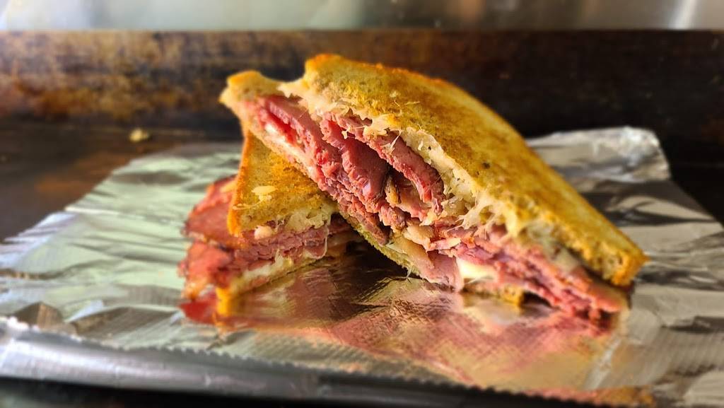 Missouri Mikes BBQ & More | restaurant | 2833 W Chestnut Expy, Springfield, MO 65802, USA | 4177612250 OR +1 417-761-2250