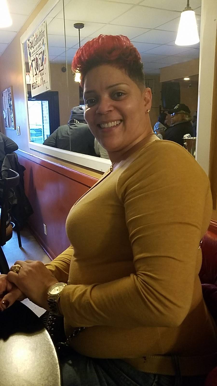 Judis Sports Bar | restaurant | 512 E 103rd St, Chicago, IL 60628, USA | 7736601733 OR +1 773-660-1733