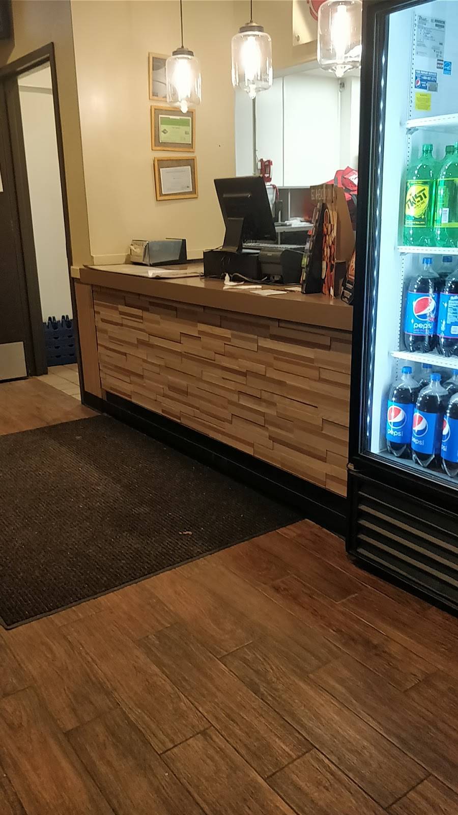 Pizza Hut | restaurant | 1347 John F. Kennedy Blvd, Bayonne, NJ 07002, USA | 2014368000 OR +1 201-436-8000