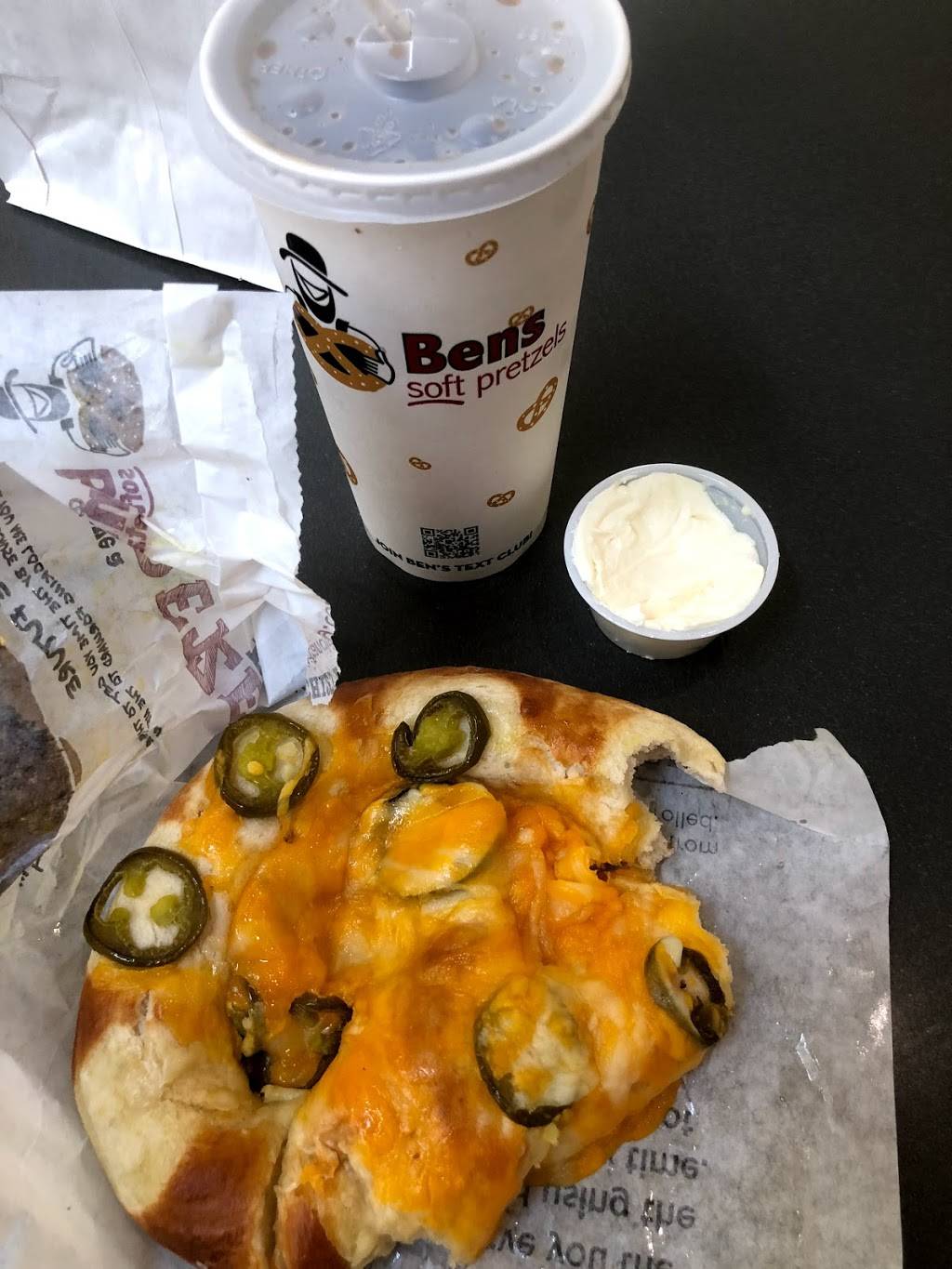Bens Soft Pretzels | meal takeaway | 1770 West Lane Rd, Machesney Park, IL 61115, USA | 2245015788 OR +1 224-501-5788