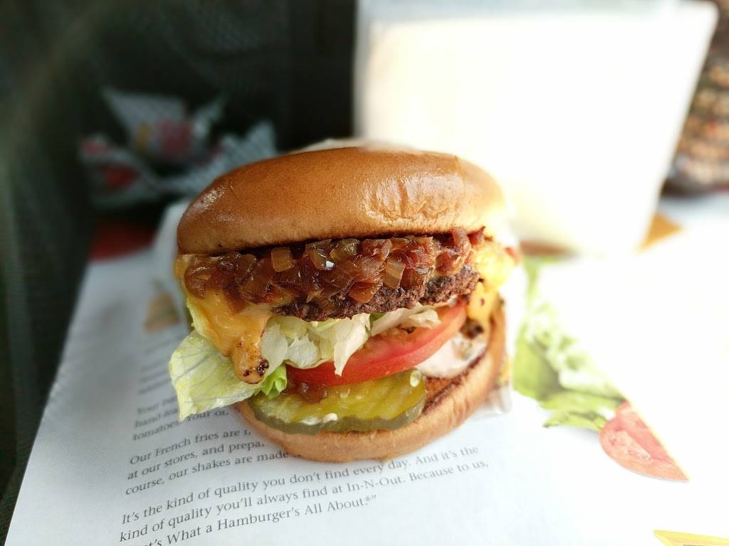 In-N-Out Burger | restaurant | 15575 Hesperian Blvd, San Leandro, CA 94579, USA | 8007861000 OR +1 800-786-1000