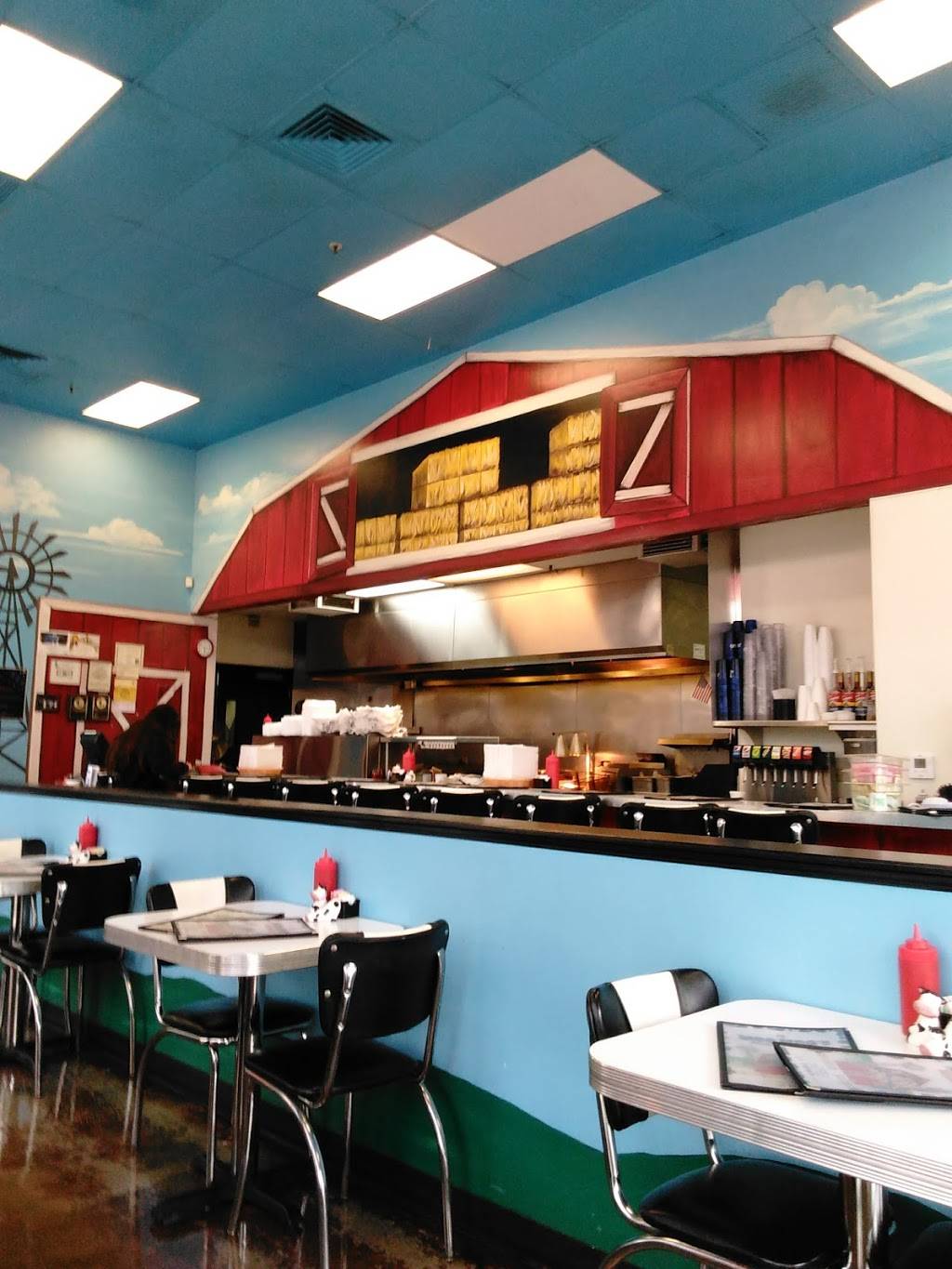 Moo Moos Burger Barn | restaurant | 113 N School St, Lodi, CA 95240, USA | 2093699450 OR +1 209-369-9450