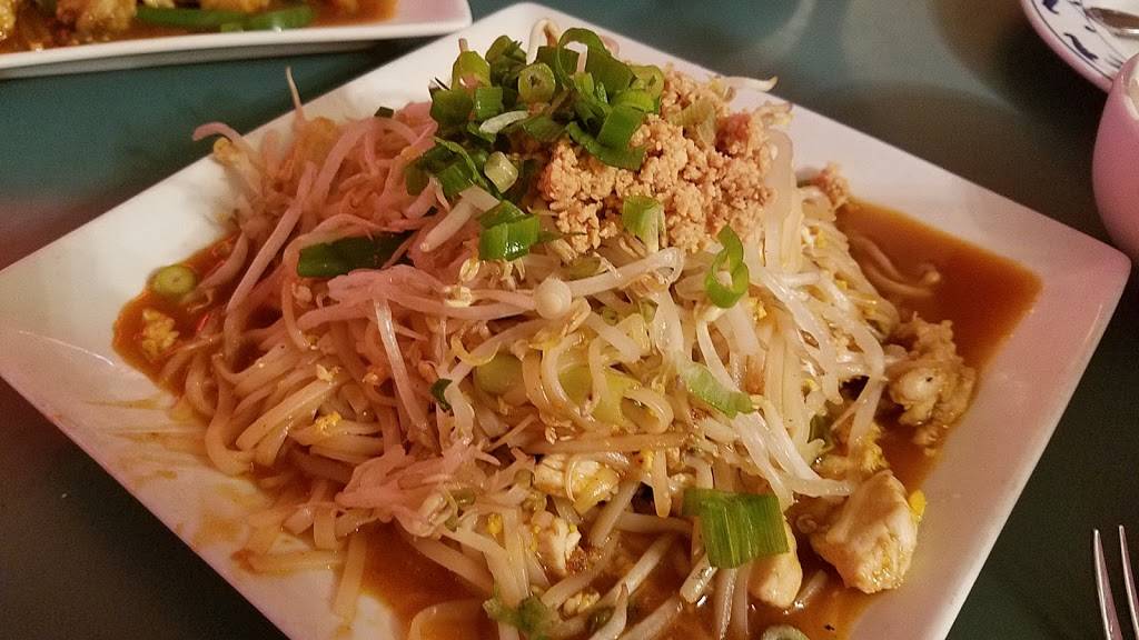 Yum Yum Thai Thai Restaurant | restaurant | 3977 Lawrenceville Hwy, Tucker, GA 30084, USA | 7704960307 OR +1 770-496-0307