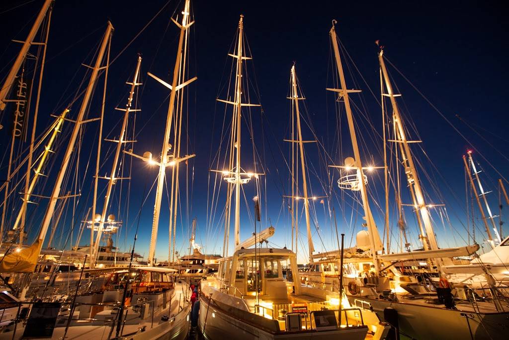 Newport Shipyard & Marina | restaurant | 1 Washington St, Newport, RI 02840, USA | 4018466000 OR +1 401-846-6000