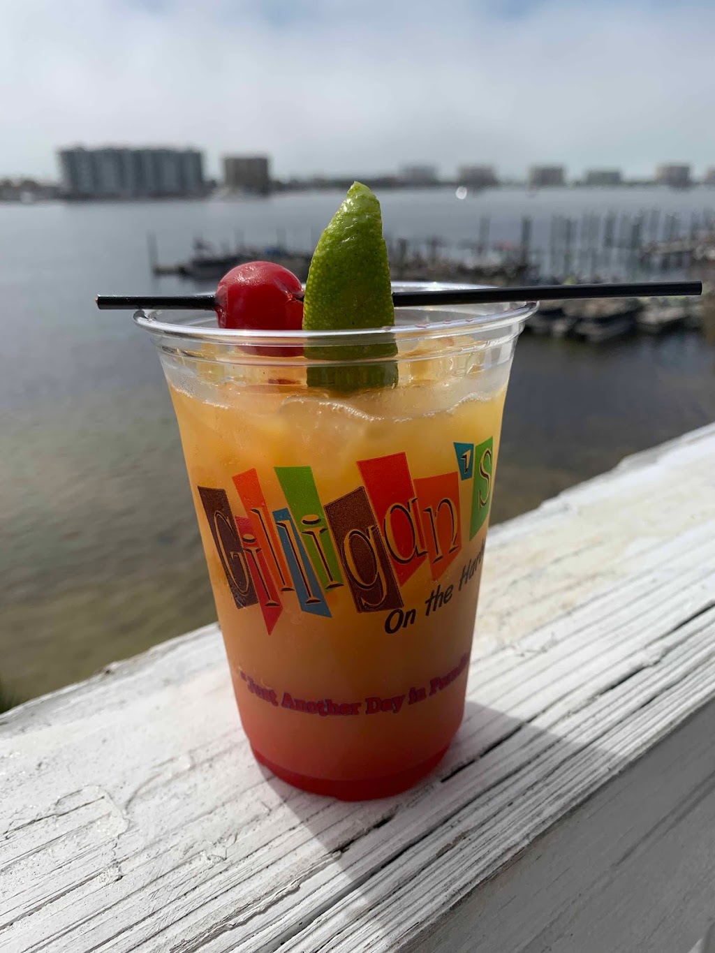 Gilligans Seafood | restaurant | 530 Harbor Blvd, Destin, FL 32541, USA | 8506504400 OR +1 850-650-4400