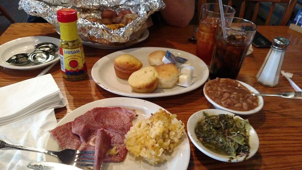 Cracker Barrel Old Country Store | restaurant | 45525 N N Interstate 94 Service Dr, Belleville, MI 48111, USA | 7346975299 OR +1 734-697-5299