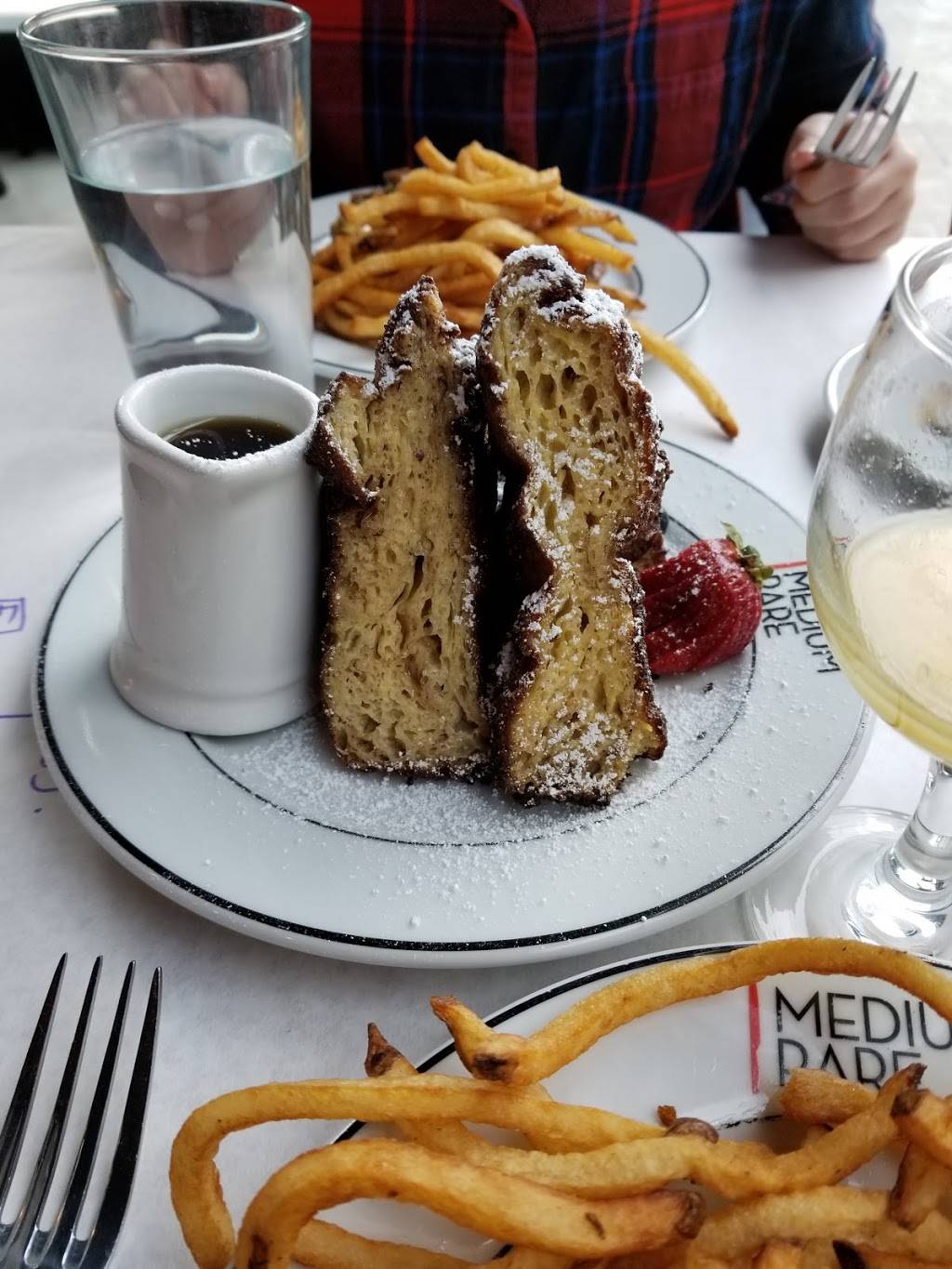 Medium Rare | restaurant | 3601 Fairfax Dr, Arlington, VA 22201, USA | 7032432020 OR +1 703-243-2020