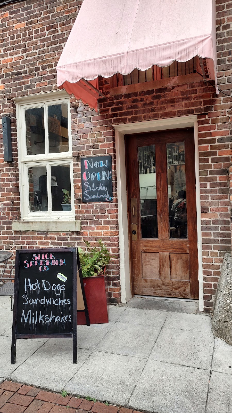 Slick Sandwich Company | restaurant | 355 N Front St, Wilmington, NC 28401, USA | 9103993931 OR +1 910-399-3931