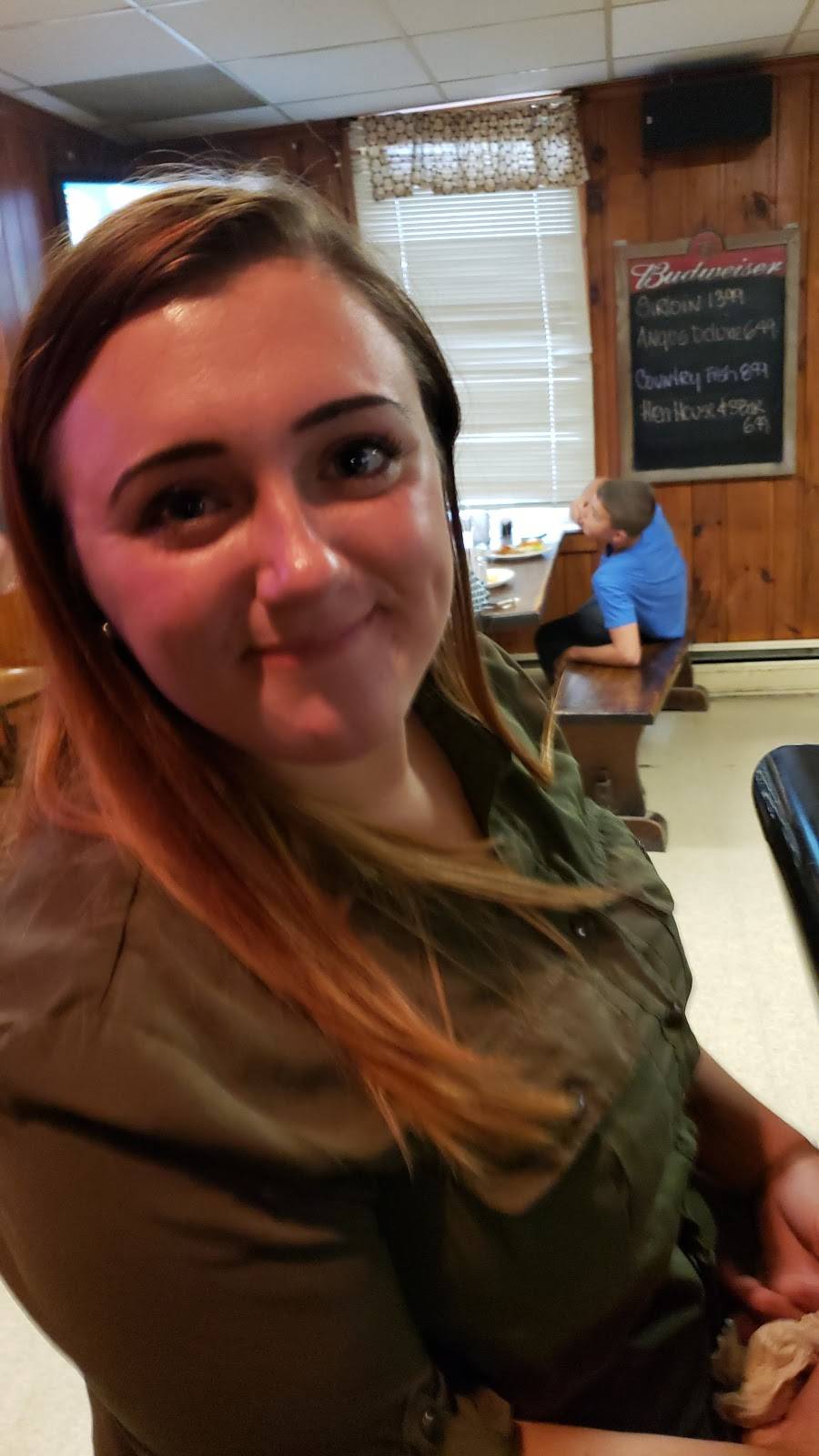 McAnns Restaurant & Liquor | restaurant | 3 Waverly St, Van Etten, NY 14889, USA | 6075894177 OR +1 607-589-4177