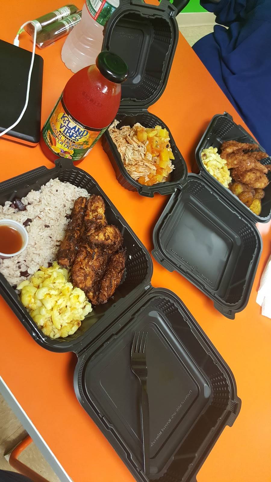 Jamaica Mi Hungry | restaurant | 169-181 Ocean Blvd, Hampton, NH 03842, USA | 6172598017 OR +1 617-259-8017